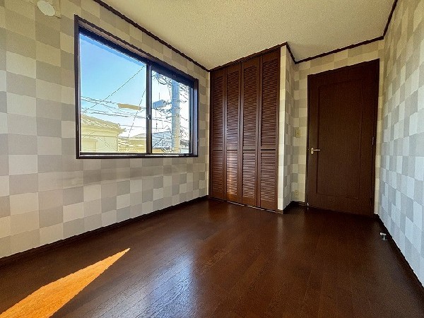 全居室に収納を完備。季節物のお洋服などもしっかりと整理整頓出来ます。居室空間を隅々まで使えるのが嬉しいですね。