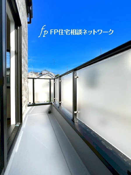 南向きのバルコニーで、お洗濯もあっという間に乾きそう。家事もスムーズにこなせますね。