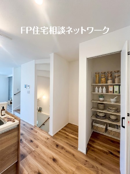 本画像はAIがCGで小物作成しています。現地に小物は設置されておらず販売価格に含まれておりません。 