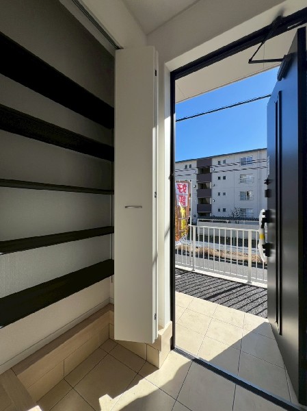 散らかりがちな玄関をスッキリと保てる玄関収納は、家の中に入る時最初に目に付く場所だからこだわりたい。