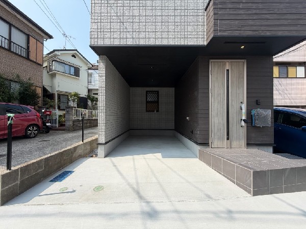 外観:閑静な住宅地で子育て家族にピッタリ。快適な緑に恵まれたエリアで、ゆとりある住環境が整っています。  
