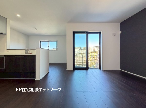 オープンでのびやかな空間を生み出す、広がりとゆとり。家族と過ごす時間を大切にしたい方にぴったりです。