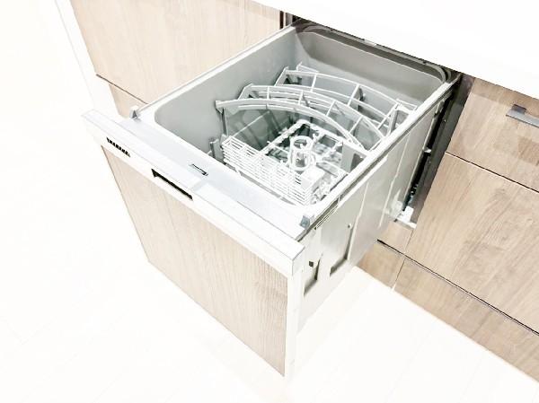 あったらいいなの代表的な設備である食洗機。ビルトイン型なので、おさまりもよく、使い勝手も良好です。
