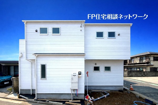 外観:桜の名所である三ツ池公園や、大型商業施設のトレッサ横浜が近く週末のお出掛けスポットが充実しています。