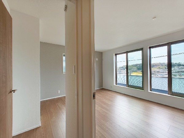 将来間仕切り壁を設けることで間取り変更が可能な居室。お子様の成長やご家族人数に合わせて検討できます。