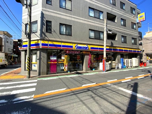 周辺環境:ミニストップ松本町3丁目店(ソフトクリームやパフェなど、旬の食材やトレンドを取り入れたコールドスイーツが人気のコンビニです。)