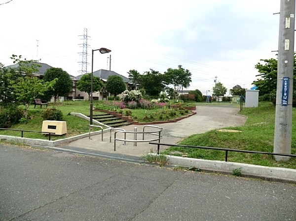 周辺環境:上台北公園(滑り台、ブランコ、ジャングルジムがあり近隣の方からも整備の行き届いた公園として大変親しまれています。)