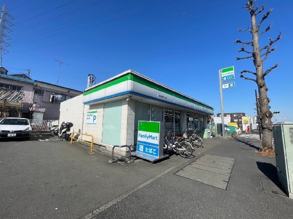 周辺環境:ファミリーマート　鶴見環状２号店(時間を問わず、幅広い品物が揃うコンビニ。ホットスナックのファミチキが人気です。広々とした駐車場あり。)