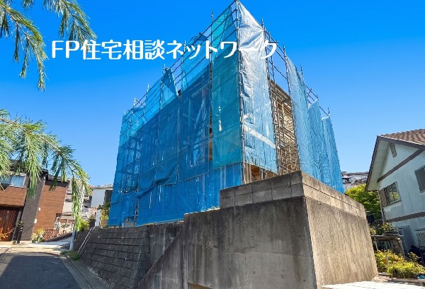 外観:「三ツ沢下町」駅まで徒歩4分、横浜駅も徒歩圏内！保育園やコンビニ・スーパーも近く、快適な住環境です。