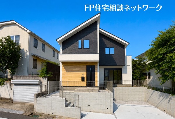 外観:緑に恵まれたエリアで、毎日のお散歩も気持ちよさそうです。自然に包まれた穏やかな暮らしができそうです。