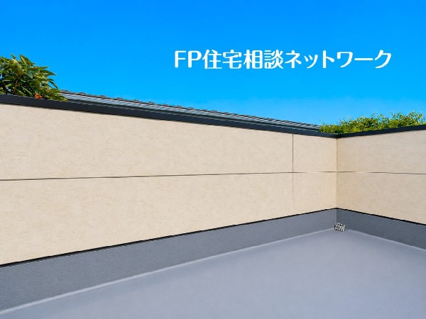 外観:大型ルーフバルコニーは景色が広く見渡せ、気持ちの良い空間。休日の過ごし方に可能性が広がります。