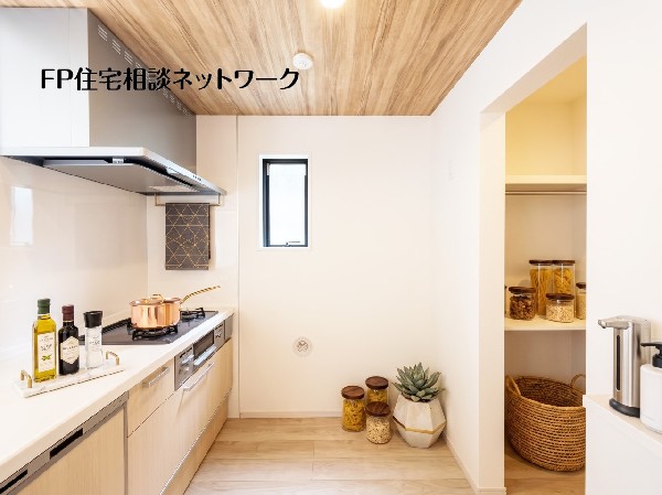 本画像はAIがCGで小物作成しています。現地に小物は設置されておらず販売価格に含まれておりません。