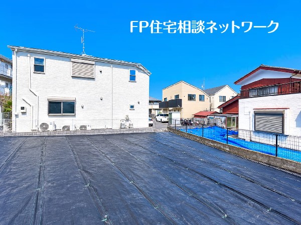 外観:緑に恵まれたエリアで、毎日のお散歩も気持ちよさそうです。自然に包まれた穏やかな暮らしができそうです。
