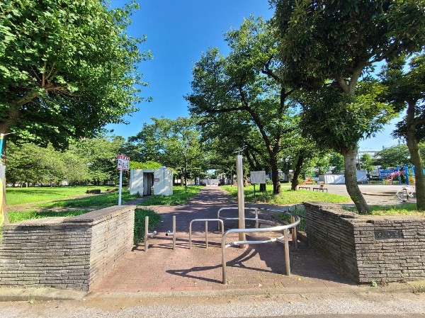 周辺環境:汐入公園(芝生が心地良い「ふれあい広場」、花で囲まれた「日時計」、子どもに人気の「複合遊具」等の施設が充実！)