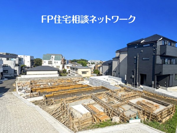 外観:緑に恵まれた閑静な住宅地は毎日のお散歩も快適。家族の成長とともに永く、穏やかに住み続けられる住まい。