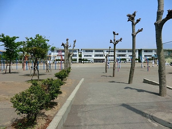 周辺環境:茅ヶ崎市立茅ヶ崎小学校(茅ヶ崎市立茅ヶ崎小学校まで700ｍ)