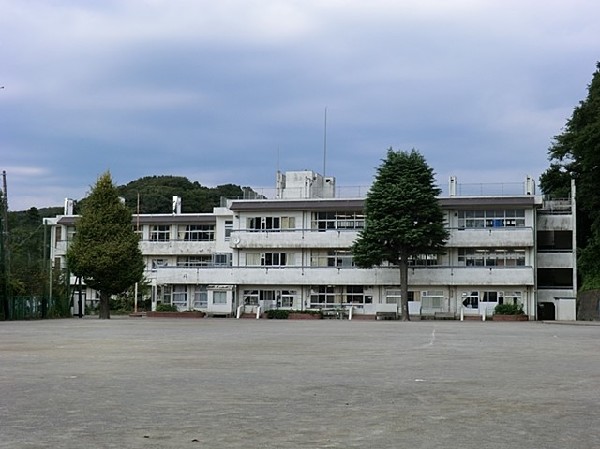 周辺環境:鎌倉市立第二小学校