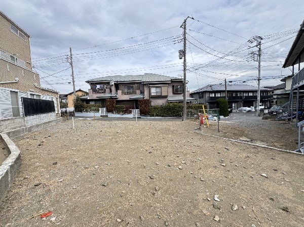 外観:敷地が55坪以上あるので建物の配置も自由自在。また、陽当たりが良い点も嬉しいポイントです！