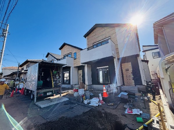 外観:閑静な住宅地で子育て家族にピッタリ。緑の潤いを感じながらホッと生活できそう。