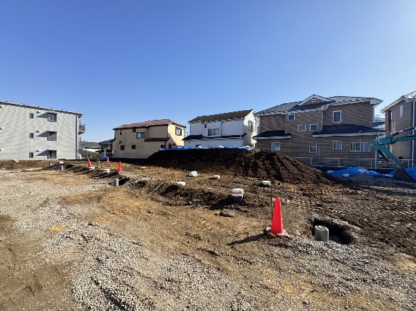 外観:第一種低層住居専用地域の良好な住環境が保たれたエリア。空が広く緑の多い閑静な趣を感じる環境です。