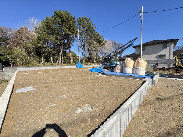 外観:閑静な住宅地で子育て家族にピッタリ。緑の潤いを感じながらホッと生活できそう。