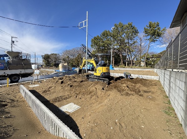 外観:閑静な住宅地で子育て家族にピッタリ。緑の潤いを感じながらホッと生活できそう。