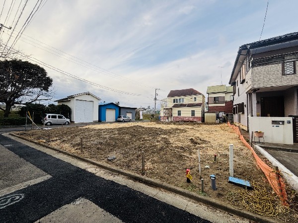 外観:閑静な住宅地に馴染む落ち着いた色合いの外観。外壁は耐久性・防汚性に優れたサイディング材を使用します！