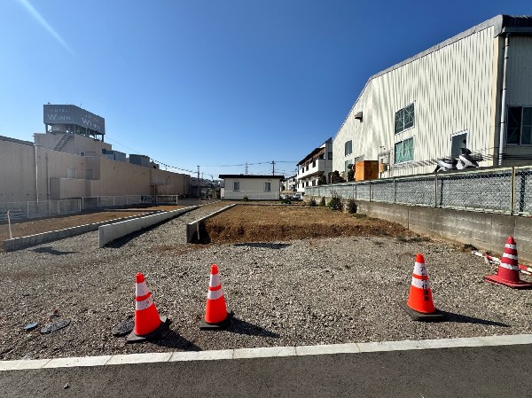 外観:第二種住居地域の良好な住環境が保たれたエリア。空が広く緑の多い閑静な趣を感じる環境です。