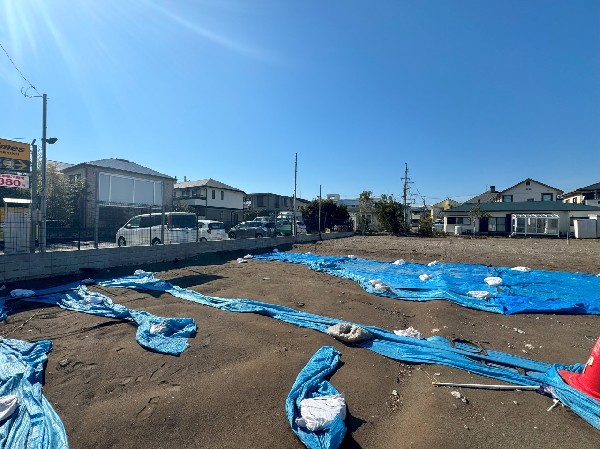 外観:第一種低層住居専用地域の良好な住環境が保たれたエリア。空が広く緑の多い閑静な趣を感じる環境です。