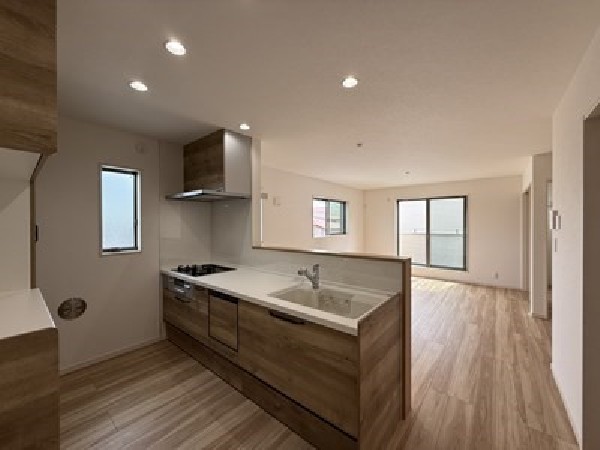 ◇キッチン◇  「浄水器・食洗機」を標準装備したキッチンはナチュラルな色合いで飽きのこないデザインです。  