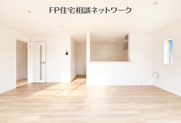 木目の温もりを感じるナチュラルなリビング。一日の疲れを癒やす、家族みんなのお気に入り空間に♪  