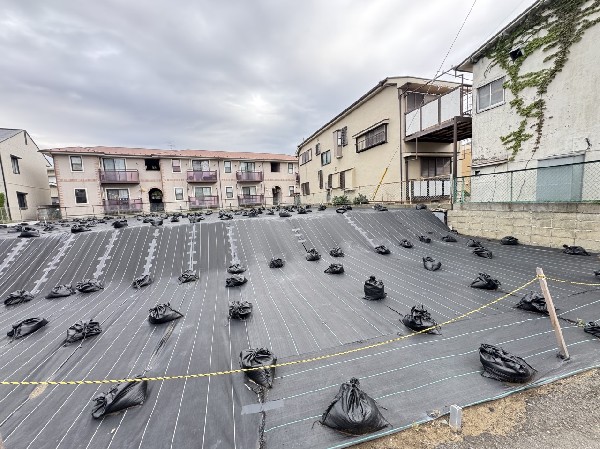 外観:最寄り駅まで平坦徒歩アクセスの好立地。