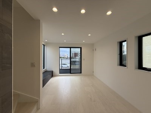 2階にリビングを設けており、プライバシーを確保できます。