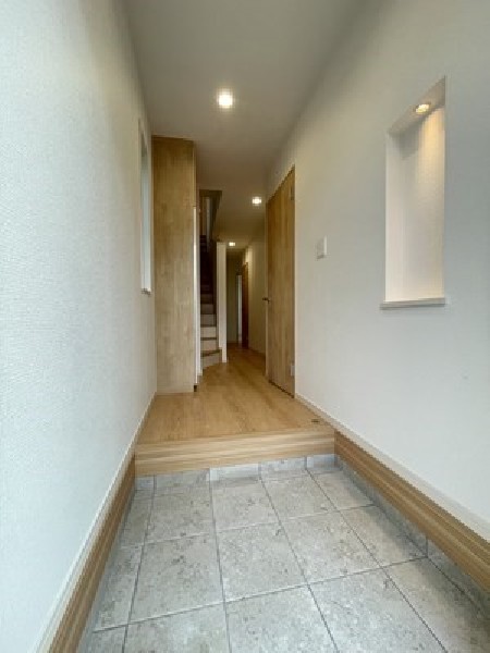 気持ちの良い一日の始まりは笑顔でスタートしたいですよね。玄関ホールがスッキリしており、帰る時も出ていく時も気持ちが良いものです！