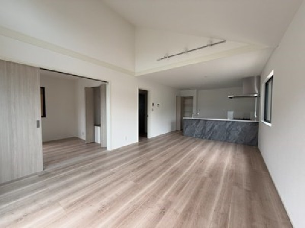 家族と過ごす時間を大切にする方にピッタリのゆとりの住空間です。