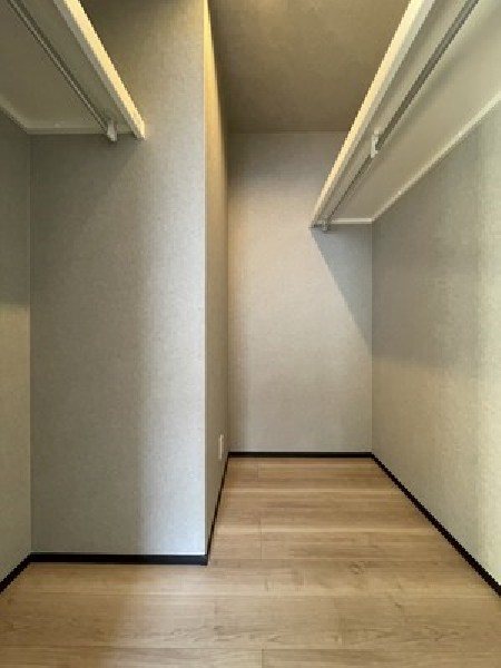 開放的なバルコニーは太陽の温かな温もりをめいっぱい受け止めてくれます。