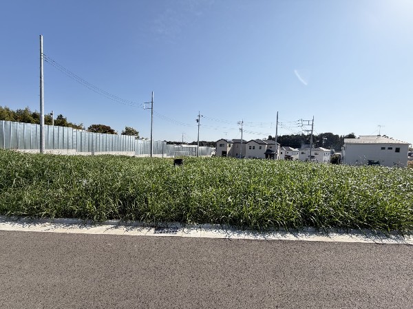 外観:解放感のある閑静な開発分譲地