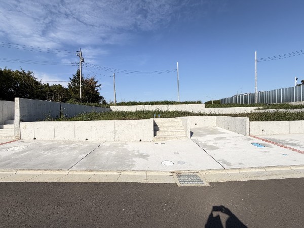 外観:解放感のある閑静な開発分譲地