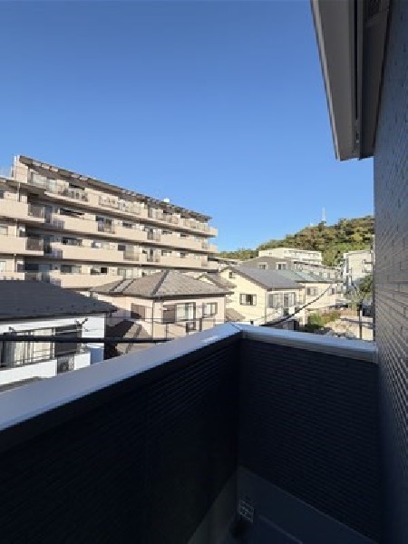 リゾート感あふれるリバーサイド。