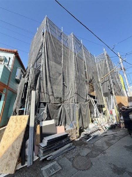 外観:最寄り駅まで平坦徒歩アクセスの好立地。利便性と住環境のどちらも譲れない方は是非現地をご覧ください。