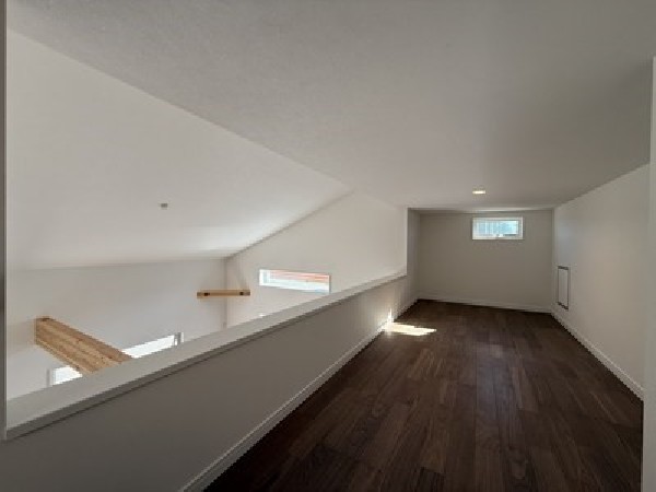 気持ちの良い一日の始まりは笑顔でスタートしたいですよね。玄関ホールがスッキリ広々としていると帰る時も出ていく時も気持ちが良いものです！