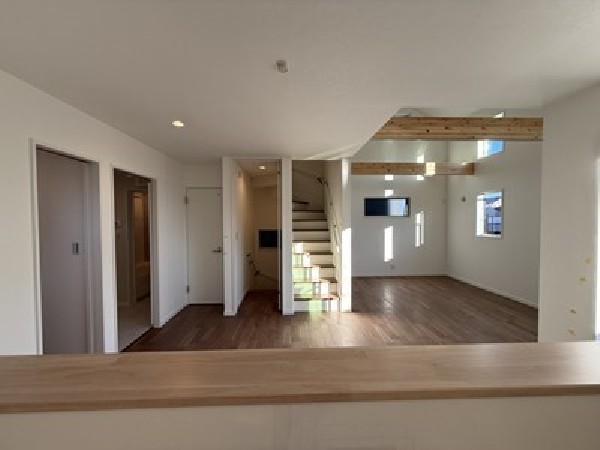 キッチンは開放感のあるカウンタータイプを採用。家事をしながらリビングが見渡せます♪