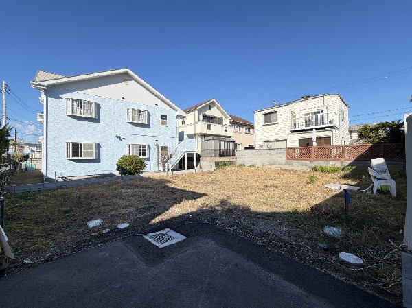 外観:最寄り駅まで平坦徒歩アクセスの好立地。利便性と住環境のどちらも譲れない方は是非現地をご覧ください。