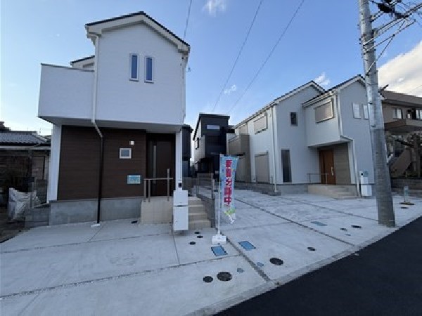 外観:目の前に広がる開放感とゆとり、暮らしの夢を育む理想の住まいがここにはあります。