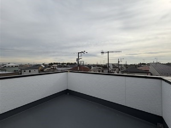 大型ルーフバルコニーからは富士山が望めます！