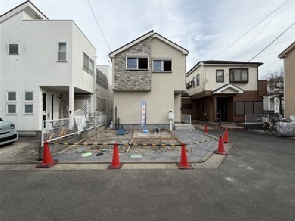 外観:日当たりが良く開放感のある角地です。 明るく快適な住まいが実現しました！