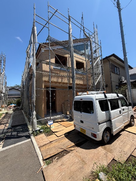 外観:安心が広がる、新しいコミュニティ。パパもママも笑顔になれる、亀井野の全6邸。