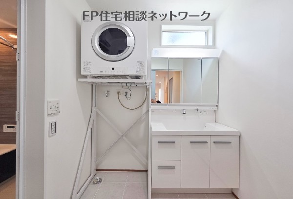 洗面室が使いやすいと、朝の支度や家事の流れもスムーズです。暮らしにゆとりが生まれます。