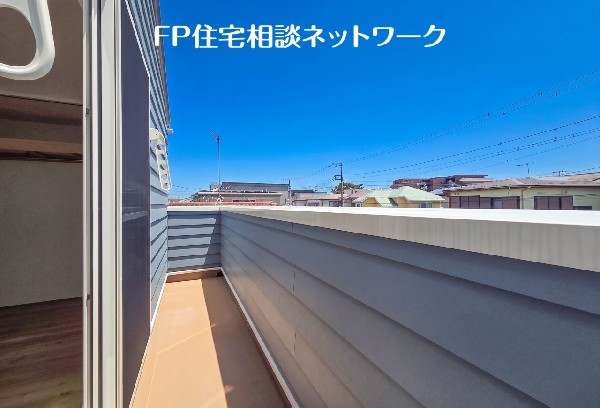 バルコニーの魅力が、写真だけでなく現地でもしっかり伝わります。毎日の満足感につながります。