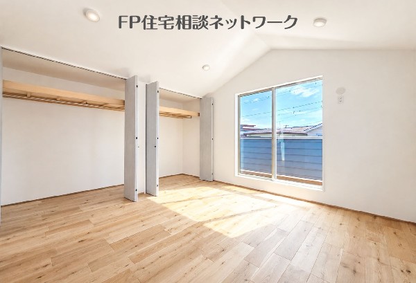 陽当たりは開放感や安心感にもつながり、生活の質を高めてくれます。家族の時間も心地よく整います。
